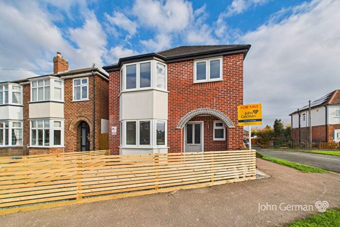 3 Bedroom Detached House For Sale In Parklands Drive, Loughborough, LE11