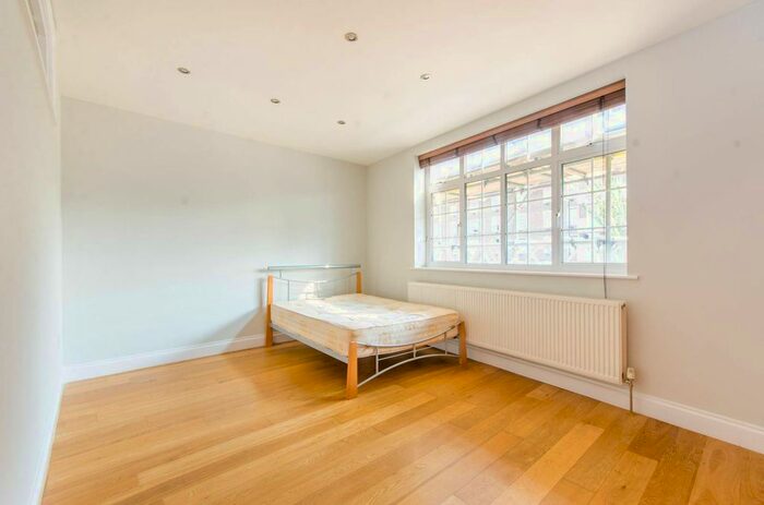 4 Bedroom Flat To Rent In Camden Road, Holloway, London, N7