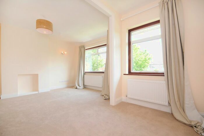 2 Bedroom Maisonette To Rent In Cavendish Avenue, London, W13