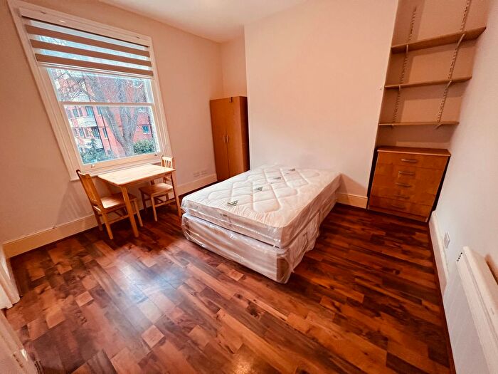 Studio To Rent In Pleshey Road, London, N7