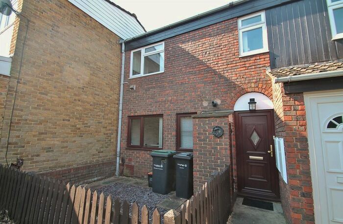 1 Bedroom Maisonette To Rent In Alfred Place, Gravesend, Kent DA11