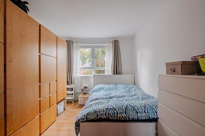 1 Bedroom Flat To Rent In Cornford Grove London., SW12