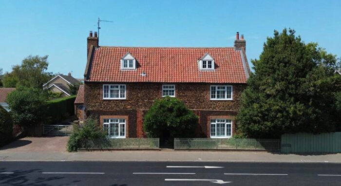 4 Bedroom Detached House For Sale In Low Road, King's Lynn, PE30