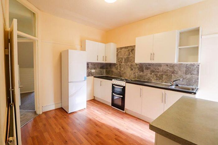 2 Bedroom Apartment To Rent In Ronald Park Avenue, Westcliff-On-Sea, SS0