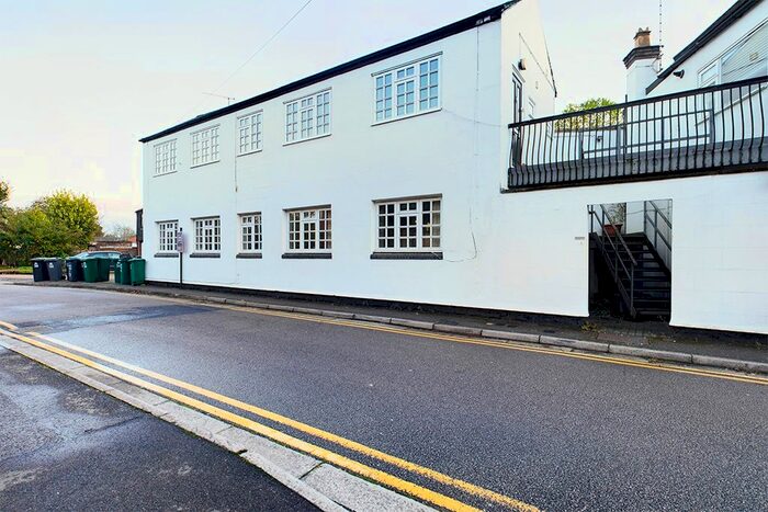 2 Bedroom Flat To Rent In Norfolk Road, Rickmansworth, WD3