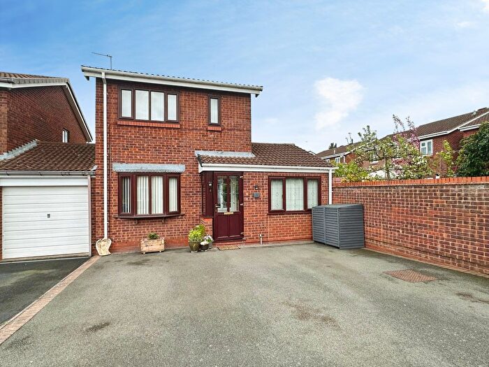 4 Bedroom Detached House For Sale In Furnace Close, Wolverhampton, WV5