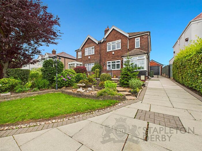 3 Bedroom Semi-Detached House For Sale In Higher Lane, Rainford, St. Helens, WA11