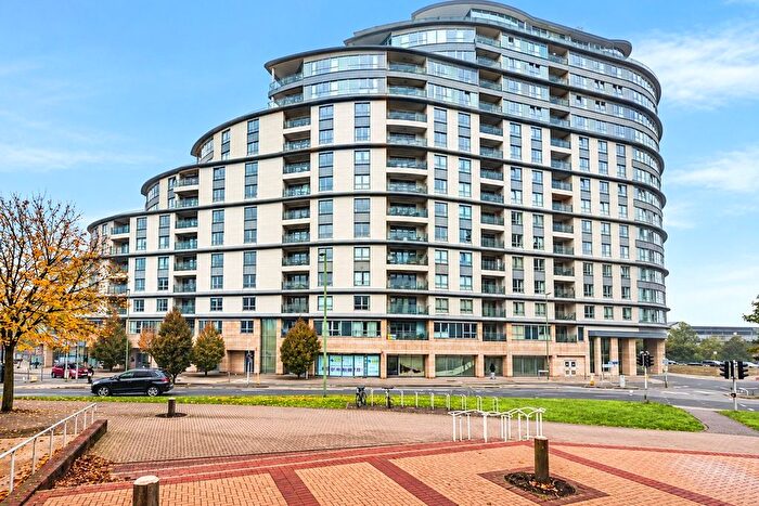 2 Bedroom Flat For Sale In Station Approach, Woking, Surrey, GU22
