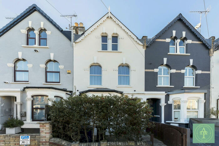 4 Bedroom Terraced House To Rent In Parkhurst Road, New Southgate, N11