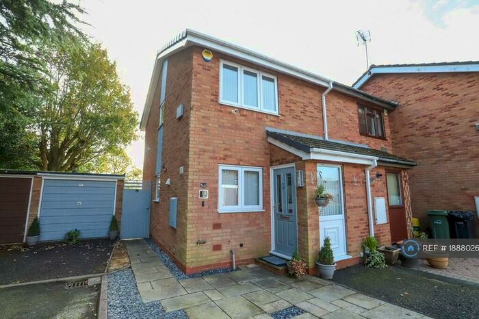 2 Bedroom Semi-Detached House To Rent In Hoosen Close, Halesowen, B62