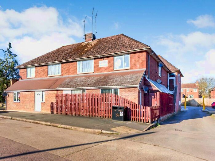 Apartment To Rent In The Fairway, Banbury, Oxfordshire, OX16