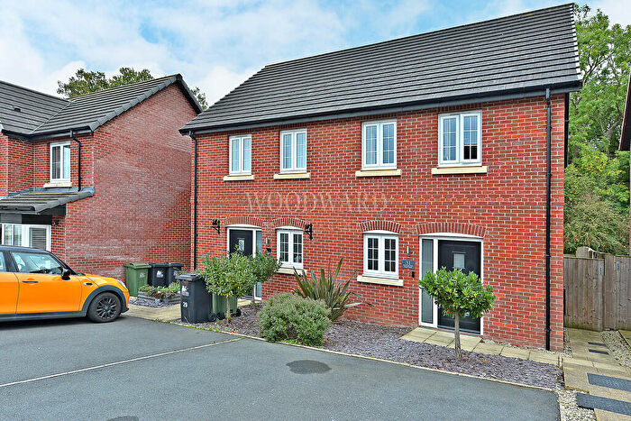 2 Bedroom Semi-Detached House For Sale In Damstead Park Avenue, Alfreton, DE55