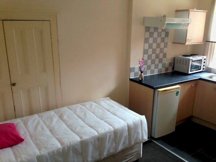 1 Bedroom Studio To Rent In Nether Hall Road, Doncaster, DN1
