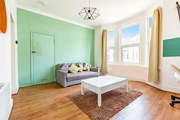 1 Bedroom Flat For Sale In Goldstone Road, Hove, BN3