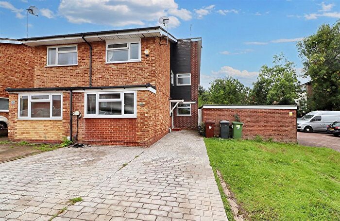 4 Bedroom Property For Sale In Kingsley Avenue, Borehamwood, WD6