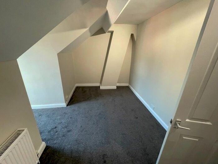 2 Bedroom Flat To Rent In Middlewood Road, Sheffield, S6