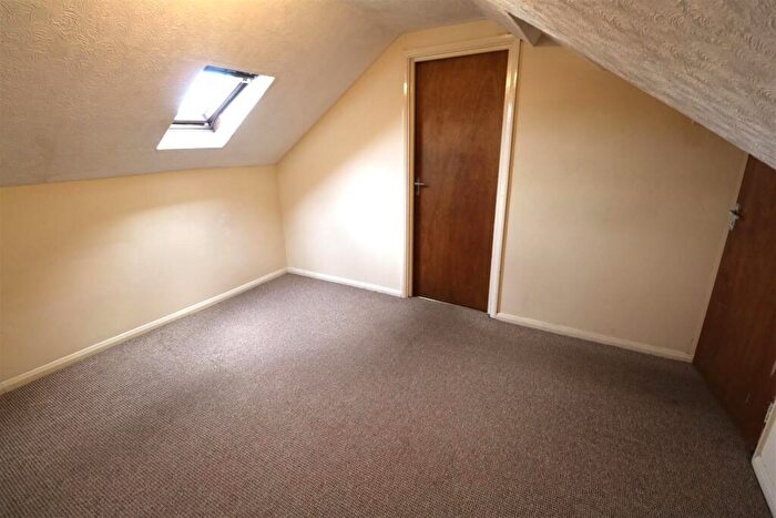 2 Bedroom Apartment To Rent In Hale Road, Farnham, GU9