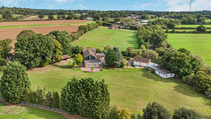 5 Bedroom Detached House For Sale In Foxes Lane, North Mymms, Hatfield, AL9