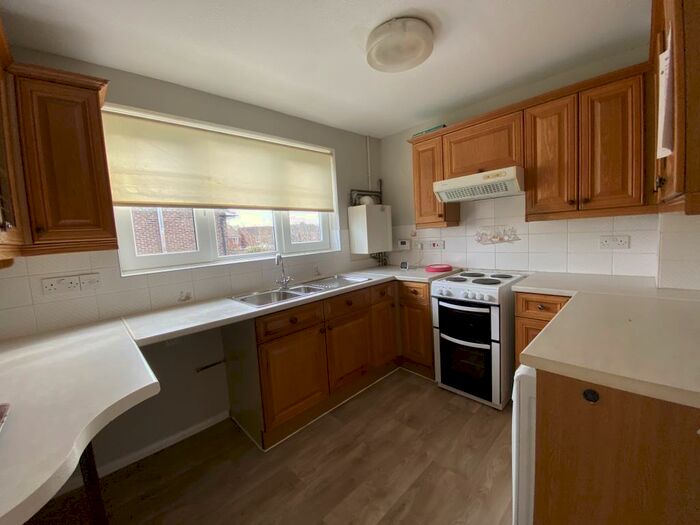 2 Bedroom Maisonette To Rent In Molesworth Road, Cobham, KT11