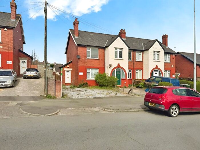 2 Bedroom Flat For Sale In Grand Avenue, Cardiff, CF5