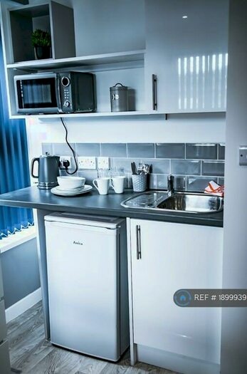 Studio To Rent In Amblecote, Stourbridge, DY8