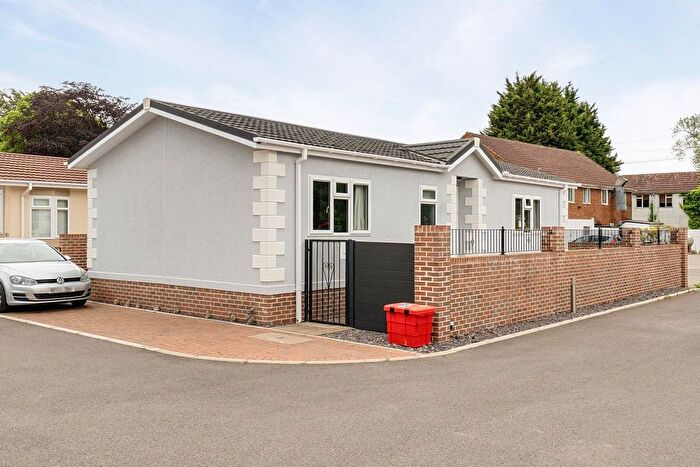 2 Bedroom Park Home For Sale In Greenfield Estate, Chippenham Rd, Lyneham, Wiltshire, SN15