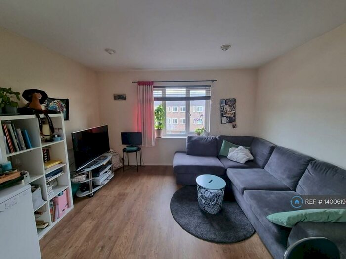 1 Bedroom Flat To Rent In Goodwin Close, London, SE16