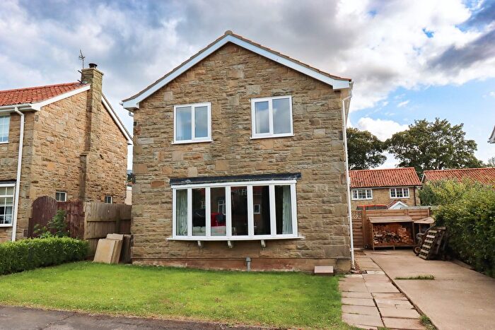 3 Bedroom Detached House For Sale In Dovecot Close, Filey, YO14