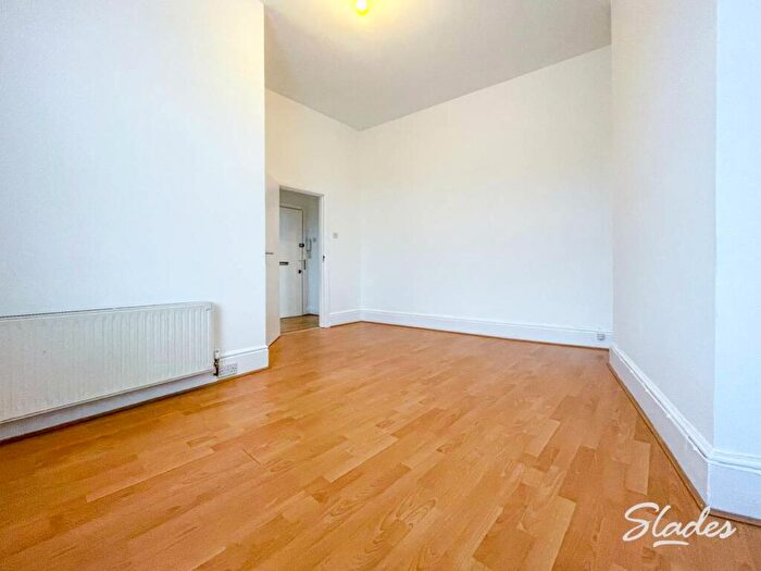 1 Bedroom Flat To Rent In Seamoor Road, Westbourne, Bournemouth, BH4