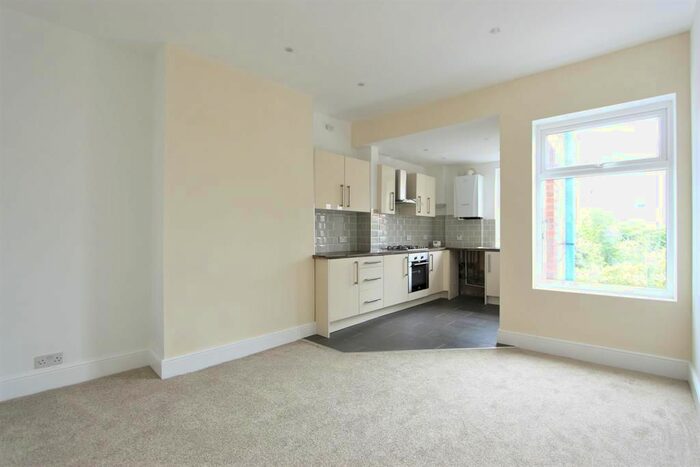 3 Bedroom Terraced House To Rent In Bellhouse Road, Sheffield, S5
