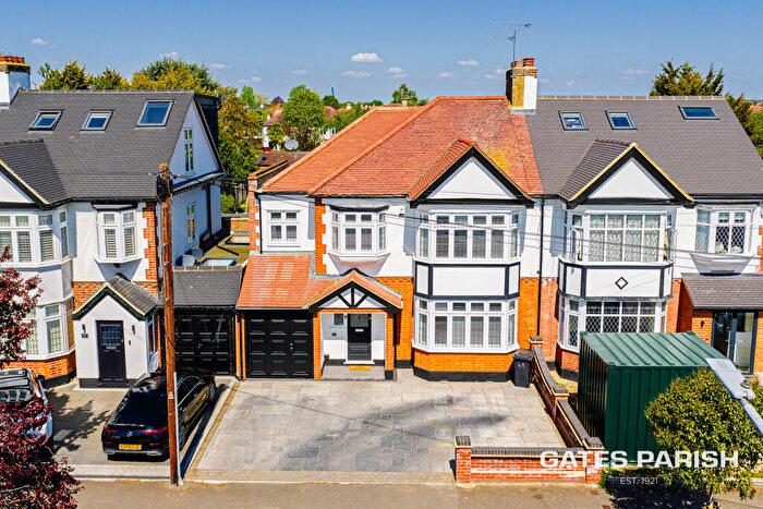 5 Bedroom Semi-Detached House For Sale In Cranston Park Avenue, Upminster, RM14