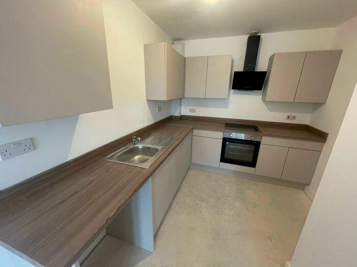 2 Bedroom Flat To Rent In Cape Hill, Smethwick, B66