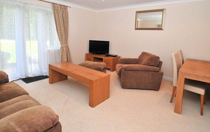 2 Bedroom Flat To Rent In Lampson Court, Copthorne Common Road, Copthorne, RH10