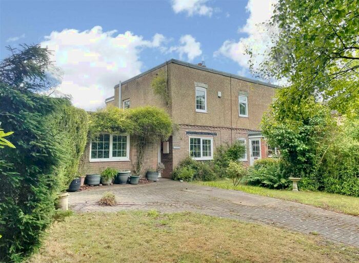 2 Bedroom House For Sale In Gravel Hill, Chartham Hatch, Canterbury, CT4