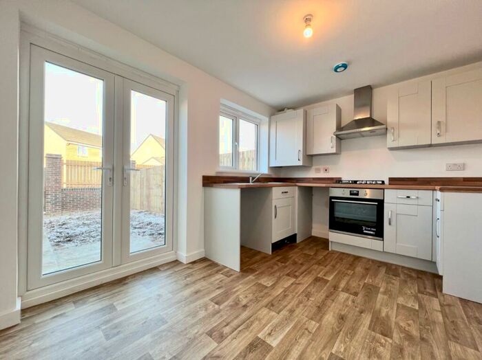 3 Bedroom House To Rent In Grosvenor Road, Kingswood, Hull, East Riding Of Yorkshire, HU7