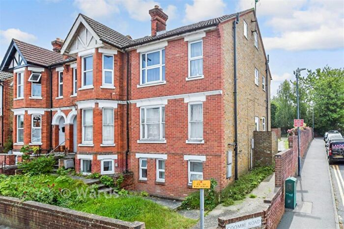1 Bedroom Flat For Sale In Old Tovil Road, Maidstone, Kent, ME15