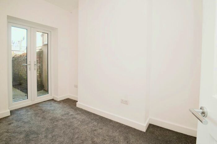 2 Bedroom Apartment To Rent In Cowbridge Road East, Canton, CF5