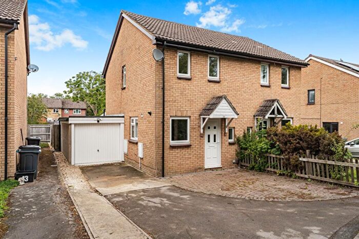 2 Bedroom Semi-Detached House To Rent In Heather Close, Carterton, OX18