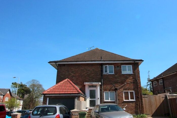 2 Bedroom Maisonette To Rent In Carshalton Road, Sutton, SM1