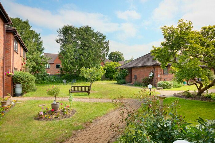 1 Bedroom Flat To Rent In Greville Court, Greville Park Road, Ashtead, Surrey, KT21