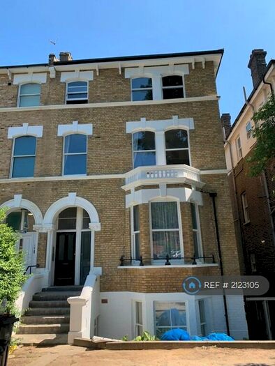 2 Bedroom Flat To Rent In Thicket Road, London, SE20