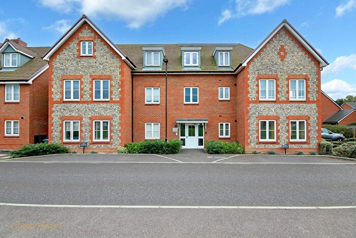2 Bedroom Flat For Sale In Cresswell Square, Angmering, BN16