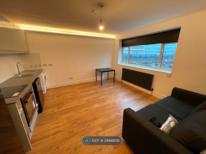 1 Bedroom Flat To Rent In Benson House, London, SE1