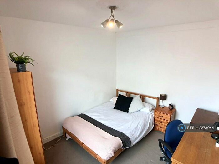 4 Bedroom Terraced House To Rent In Alver Road, Portsmouth, PO1