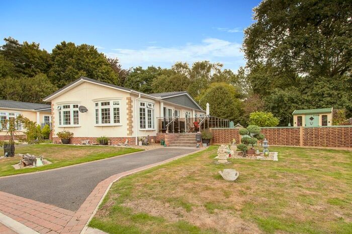 2 Bedroom Park Home For Sale In Woodlands Park, Haveringland, Norwich, NR10