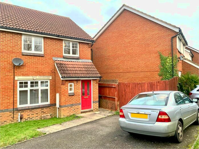 3 Bedroom Semi-Detached House To Rent In Britannia Lane, Ashford, TN23