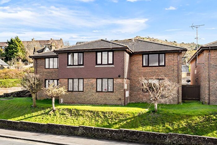 2 Bedroom Flat For Sale In Folkestone Road, Dover, CT17