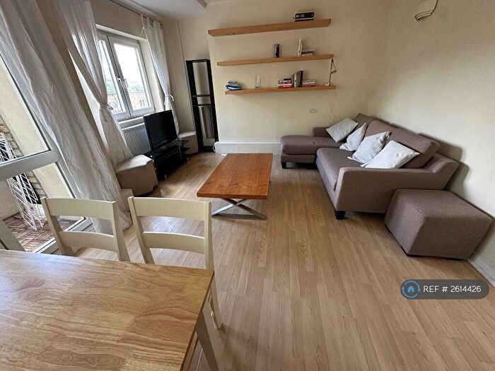 4 Bedroom Flat To Rent In Grimthorpe House, London, EC1V