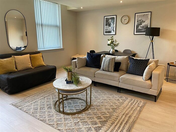 1 Bedroom Flat To Rent In Centenary House, North Street, Leeds, LS2