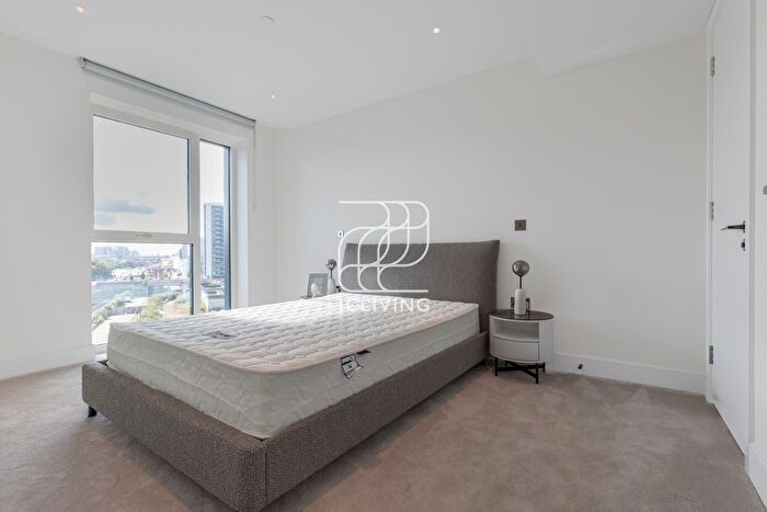 2 Bedroom Flat To Rent In Cascade Apartments, London, W12